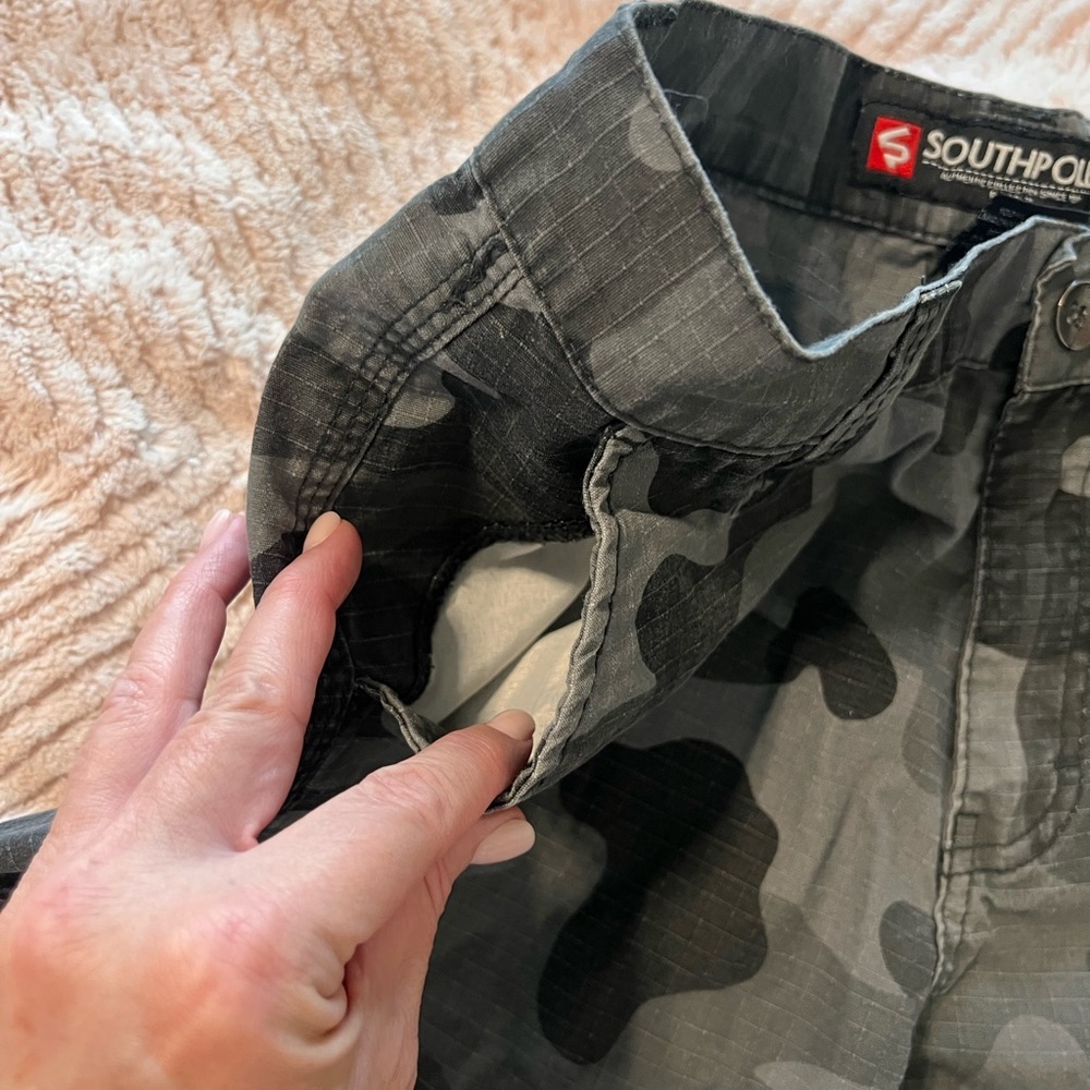 South Pole Gray and Black Cargo Shorts - Picture 4 of 8